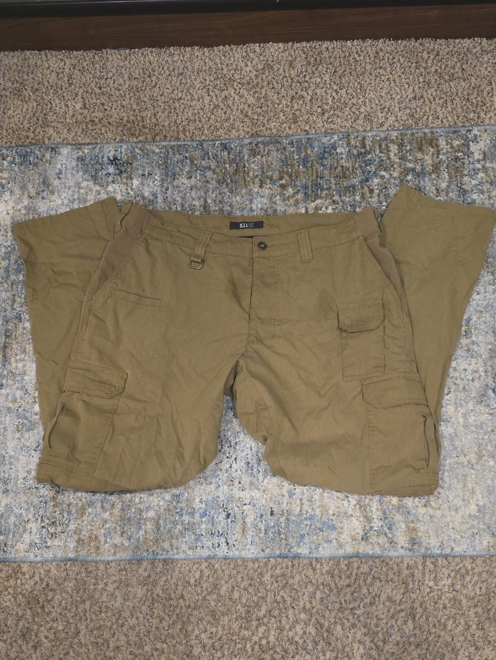 5.11 Tactical Men's Cargo Work Pants in Dark Green/Khaki. Size 38×34